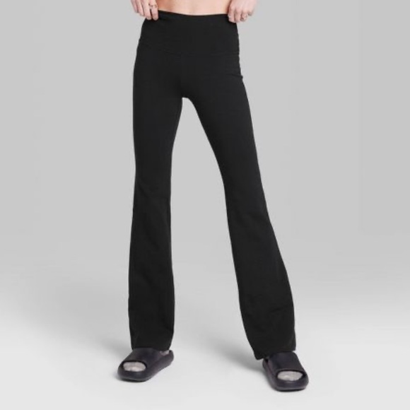 Wild Fable black yoga pants - Picture 2 of 4